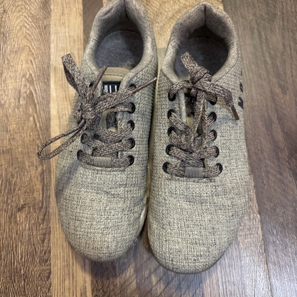 Nobull trainers sz 7 - Taupe